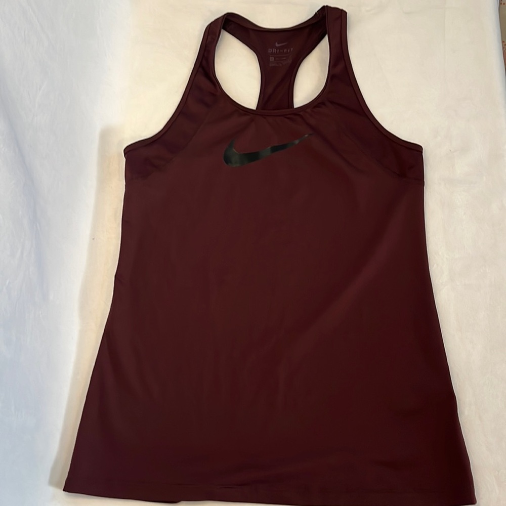 Women’s XS Nike dri-fit tank, maroon